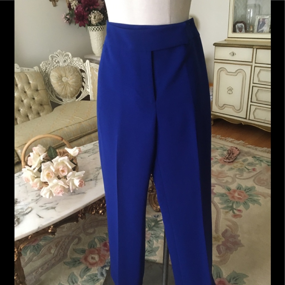 Tahari suit pants size 6 mark on leg